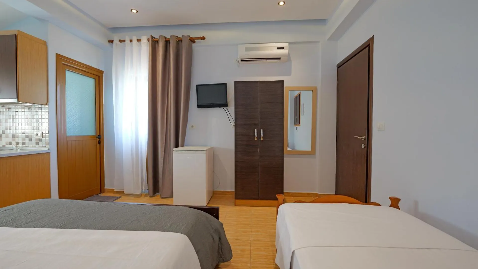 ***  Hotel En Ad Ksamil Albania